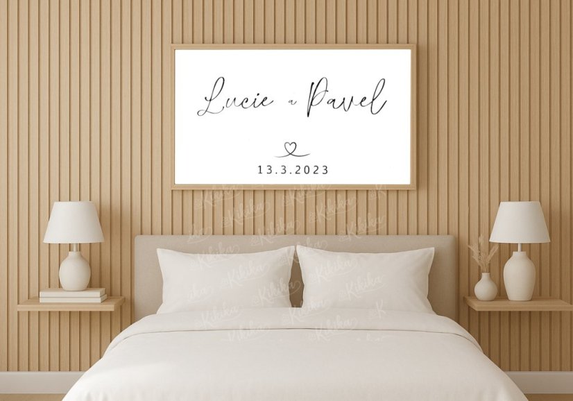 Personalizovaný plakát s datem a jmény – My jsme pár – minimalistický styl v černobílém provedení, umístěný nad postelí v ložnici | KIKIKA