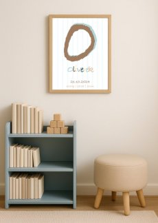 Plakát s údaji o narození chlapečka v dřevěném rámu jako dekorace v dětském pokojíčku | KIKIKA